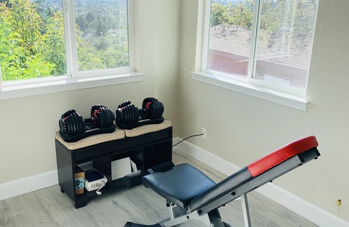 East San Jose Apartment | Views on a Hill.