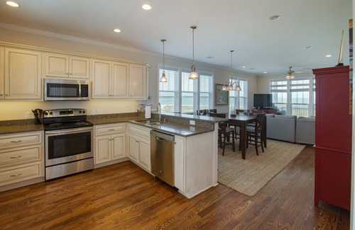 Beachwalk House | VIEWS VIEWS VIEWS! BEACHFRONT 4 Bdrm Home. Pvt Boardwalk to Beach. Golf cart!