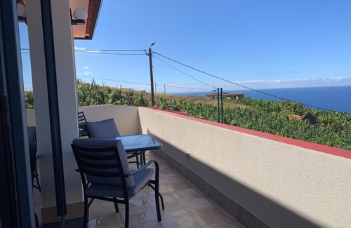 Estreito da Calheta Villa | Villa Pinheira I, two bedrooms and sea view