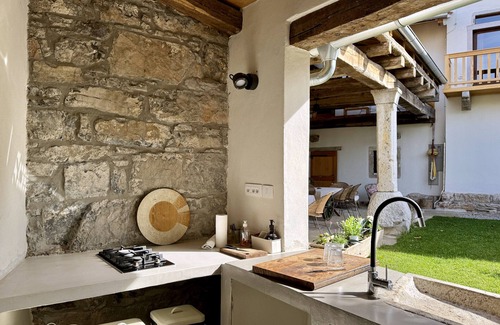 Slap House | Vila Kobdilj 1835 – Room Bela | Sunlit Balcony Room