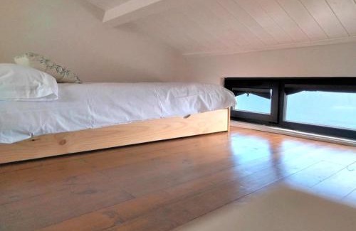 Laracha Apartment | Vila Mariña. Casa marinera con terraza sobre el mar en Caión