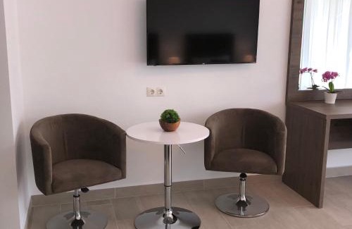 Saturn Hotel | Vila Navona
