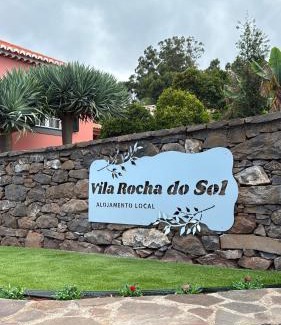 Canhas House | Vila Rocha Do Sol 59B - Ensuite Room With Balcony View