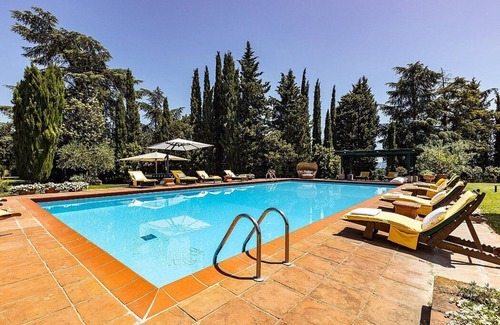 Figline e Incisa Valdarno Villa | Villa Andressa Grande: A spacious and welcoming age-old estate in the characteristic style of the Tuscan countryside, with Free WI-FI.