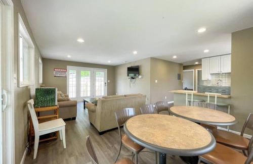 Lake Ozark House | Villa #2 Sleep 10 Upper