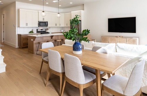 Bloomington House | Villa #27 At Bloomington Country Club 4 Bedroom Townhouse by RedAwning
