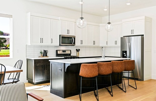 Bloomington Condo | Villa #31 - Luxury Golf and Pet Friendly