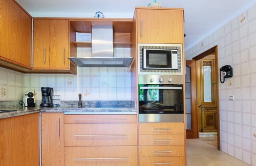 Badia Gran Ski Chalet | Villa 8 pax, private pool, wifi, AACC, next to the sea!