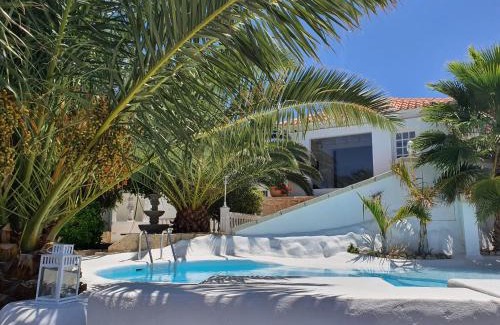 Arico House | Villa Adriano