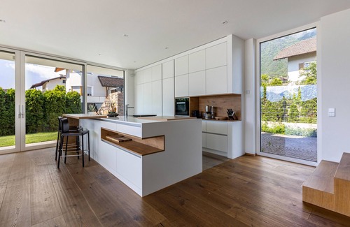 Appiano Sulla Strada del Vino Villa | Villa 'Aich' with Mountain View, Private Pool and Sauna