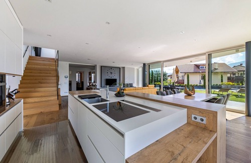 Appiano Sulla Strada del Vino Villa | Villa 'Aich' with Mountain View, Private Pool and Sauna