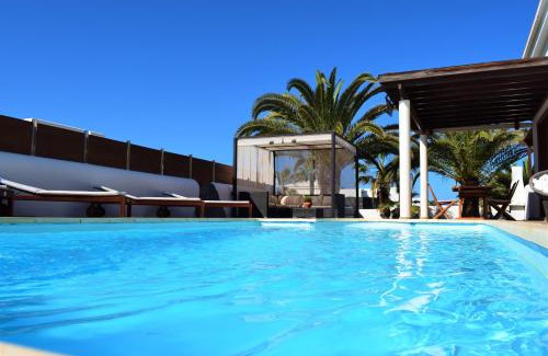 Montana Roja Villa | VILLA ALAI. PRIVACIDAD. PISCINA CLIMATIZADA. WIFI. TV CABLE.