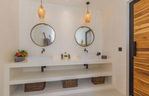 Central Seminyak Villa | Villa Alamanda Maya Seminyak center 2 bedr with private Pool