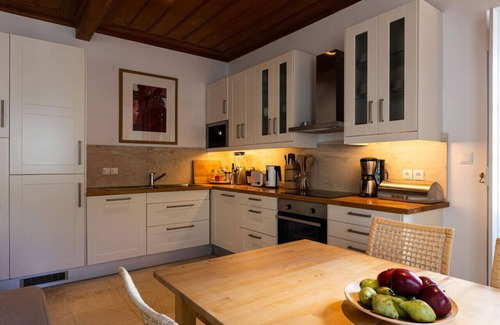 Hydra House | Villa Alethea Retreat