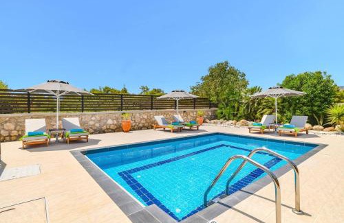 Gennadi Villa | Villa Alnika Azalea by Villa Plus