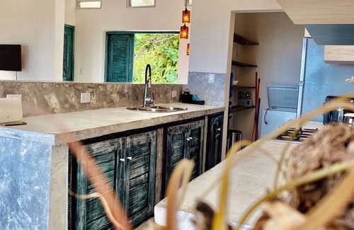 Barrio Acapulco Villa | Villa Ana, 4 bdr, infinity pool with endless mountain & ocean views