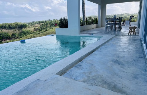 Barrio Acapulco Villa | Villa Ana, 4 bdr, infinity pool with endless mountain & ocean views