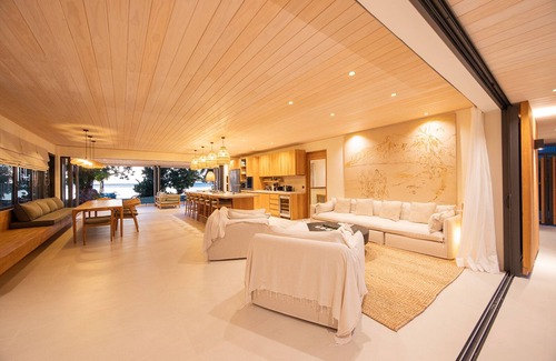 Ha'apiti Villa | Villa Anahere by Tahiti Homes