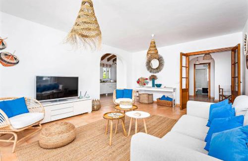 Na Macaret Villa | Villa Anchorage by Villa Plus