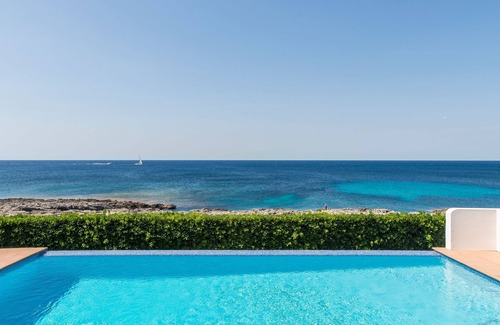 Sant Lluis Villa | Villa 'Arcola' with Sea View, Wi-Fi and Air Conditioning