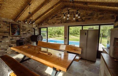 Zavala Villa | Villa Aurea