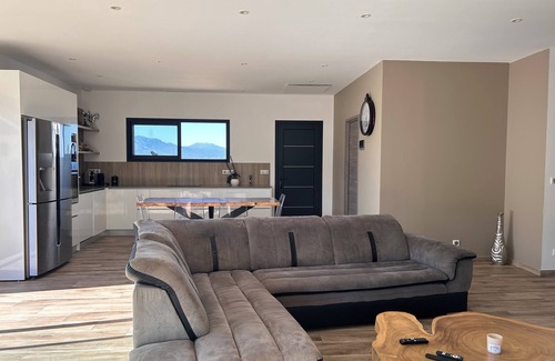 Borgo House | Villa Avec Piscine Proche de Toute Commodité