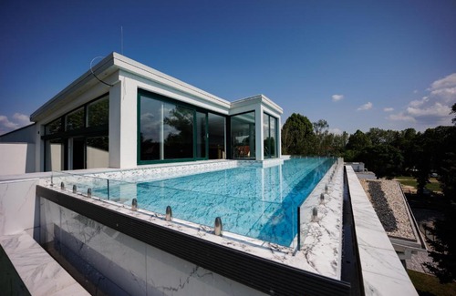 Siofok Aranypart Apartment | Villa Bauhaus Penthouse Wellness Apartman