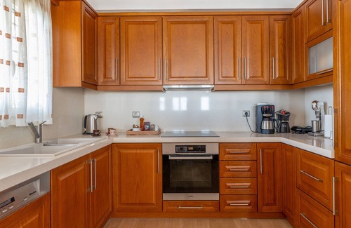 Mpatsi Villa | Villa 'Bebas Villas 1' with Sea View, Wi-Fi and Air Conditioning