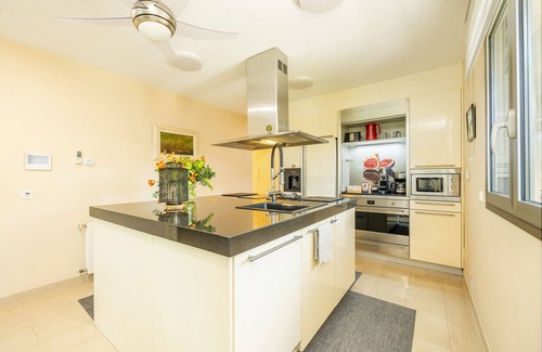 Marratxi Villa | Villa Bellviure in Palma with Mountain Views, Private Pool, Terrace and Wi-Fi