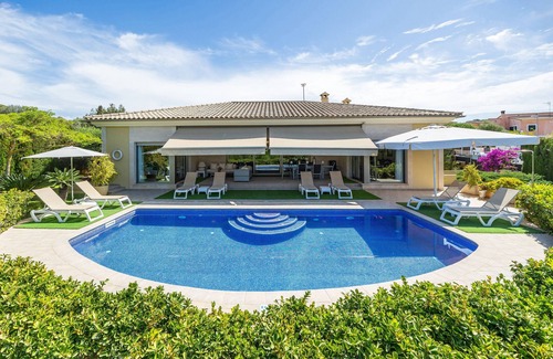 Marratxi Villa | Villa Bellviure in Palma with Mountain Views, Private Pool, Terrace and Wi-Fi