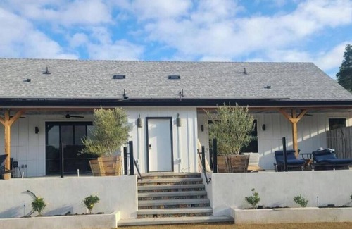 Temecula Apartment | Villa Blanc, Private Individual Suite @ Hidden Hacienda