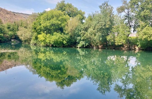 Hodbina Villa | Villa Blanc - with Buna Riverside