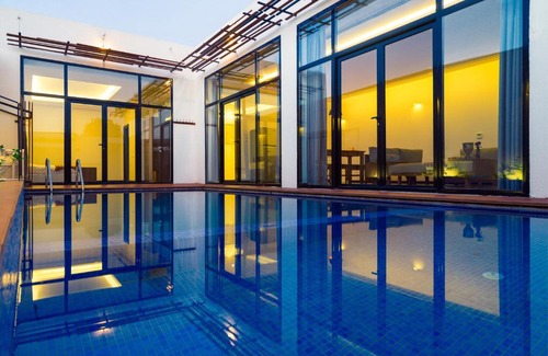 Unaizah Villa | Villa Blanche