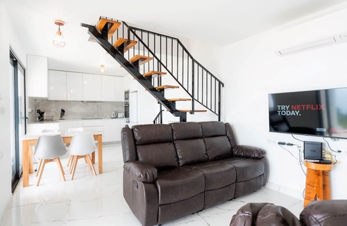 Calheta Villa | Villa Blue Sea Tower plus Guest Villa. Large Private Heated Pool. Table Tennis