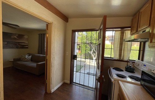 Historic Tennis Club Apartment | Villa C - a studio with kitchen. A few steps from downtown Palm Springs! 👑