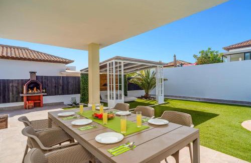 Caleta de Fuste Villa | Villa Caleta Olas by Villa Plus