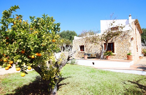 Buger Ski Chalet | Villa Can Massienet, charming village house with pool and clear views in Búger