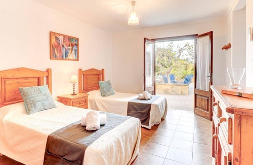 Urbanitzacio la Font Villa | Villa Can Patjada by Villa Plus