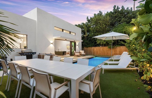 Buena Vista House | Villa Capri Ultimate Location