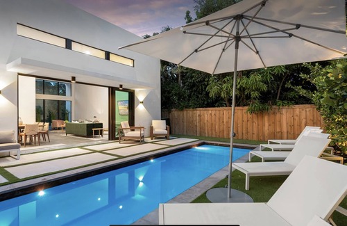 Buena Vista House | Villa Capri Ultimate Location