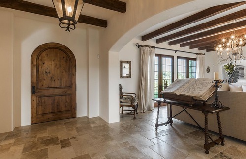 Fairfield House | Villa Capricho Vineyard Estate | Close to Vineyards | Pool