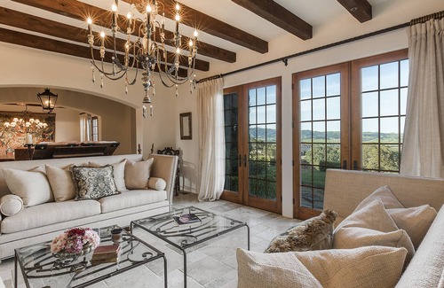 Fairfield House | Villa Capricho Vineyard Estate | Close to Vineyards | Pool