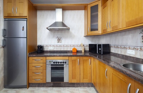 Cutar Villa | Villa 'Carrillo' with Mountain View, Wi-Fi and Air Conditioning