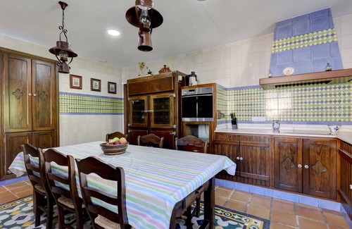 Los Angeles Villa | Villa 'Casa Jimena 8 Personas' with Mountain View, Wi-Fi and Air Conditioning