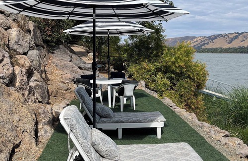 Clear Lake Villa | Villa Contenta on Clearlake. A True Italian Villa on Lower Lake with Dock!