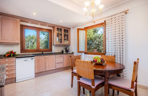 Cala Santany Villa | Villa Copinya Blanca in Santany with pool, garden, Wi-Fi 5 minutes from the beach