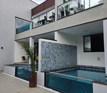 Ponte Branca Villa | Villa da Serra 2 - Casa com piscinas privativas vidro