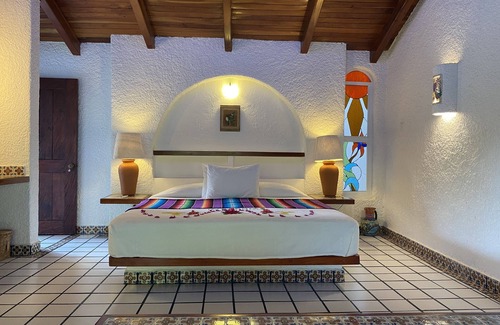 Ixtapa - Zihuatanejo Bed & Breakfast | Villa de la Roca