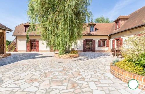 Cuigy-en-Bray Cottage | Villa des Eaux ouies, charming house with heated pool for 14 people