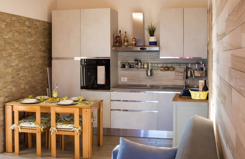 Torrone Villa | Villa 'Elios' with Mountain View, Wi-Fi and Air Conditioning